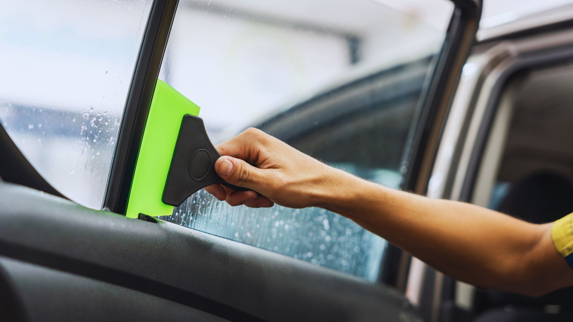 How Do You Defog Windows in a Car