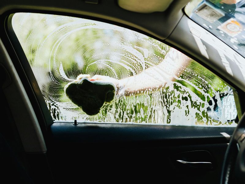 How to Defog Windows in Warm Weather