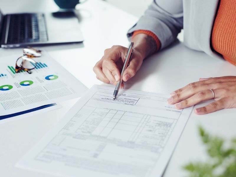 Essential Elements of a Licensed Life Insurance Agent Email Signature